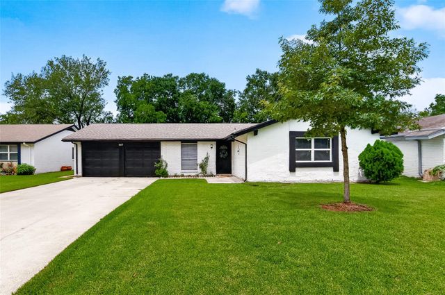 16615 Barcelona Drive, Friendswood, TX 77546
