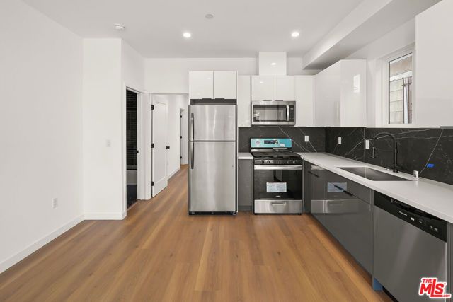 1731 S New Hampshire Avenue, Los Angeles, CA 90006