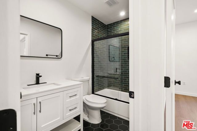 1731 S New Hampshire Avenue, Los Angeles, CA 90006