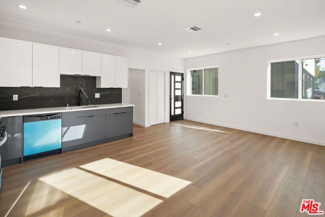 1731 S New Hampshire Avenue, Los Angeles, CA 90006