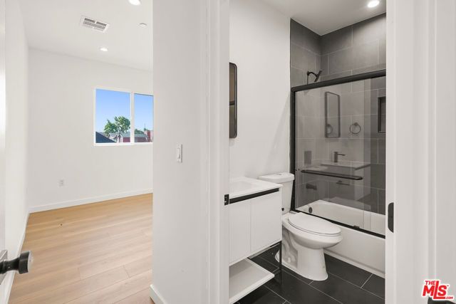 1731 S New Hampshire Avenue, Los Angeles, CA 90006