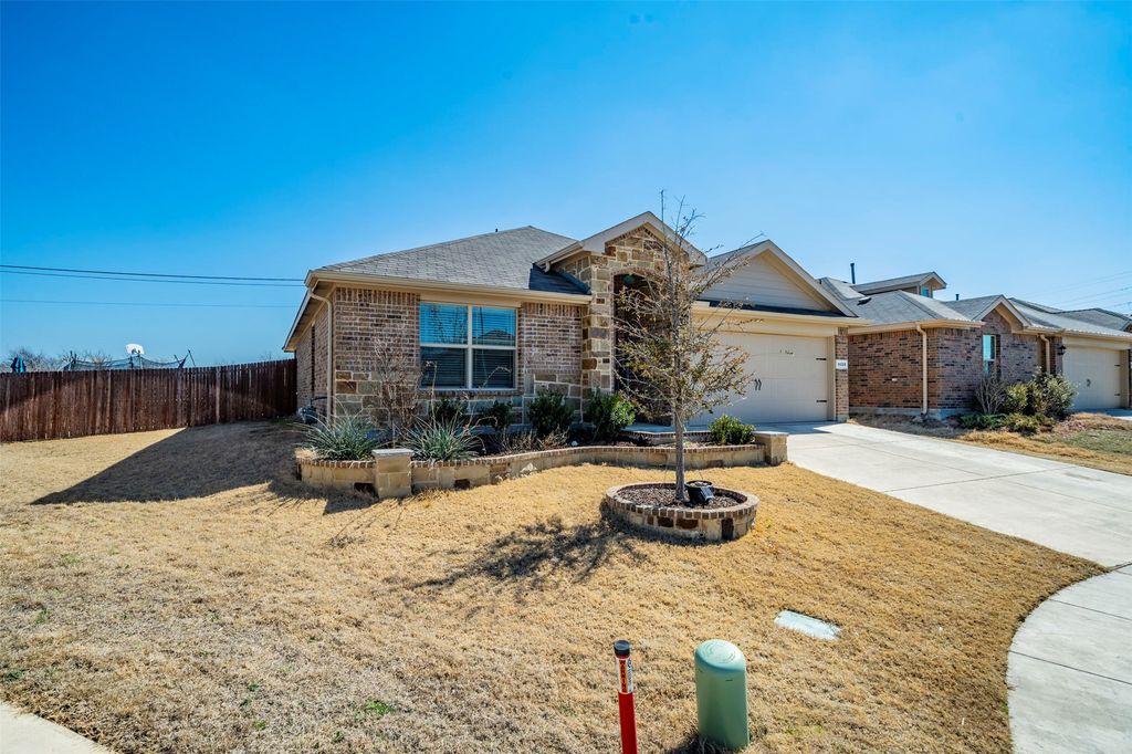 8028 Muddy Creek Drive, Fort Worth, TX 76131 — photo 2