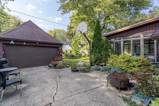 2829 Goddard Road, Toledo, OH 43606