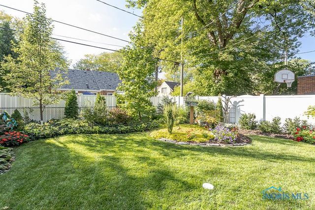 2829 Goddard Road, Toledo, OH 43606