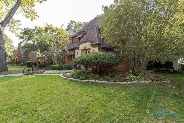 2829 Goddard Road, Toledo, OH 43606