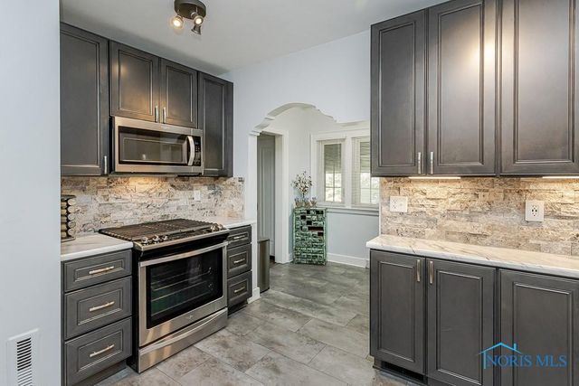 2829 Goddard Road, Toledo, OH 43606