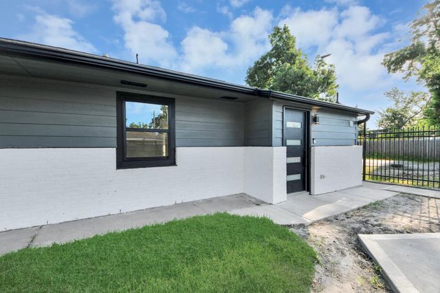 6201 Batterson Street, Houston, TX 77026