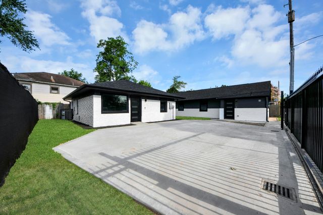 6201 Batterson Street, Houston, TX 77026