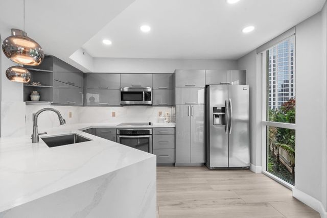 347 N New River Drive 809, Fort Lauderdale, FL 33301