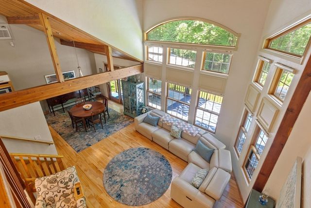112 Elm St, Auburn, MA 01501