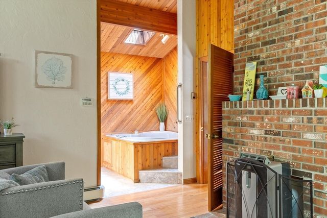 112 Elm St, Auburn, MA 01501