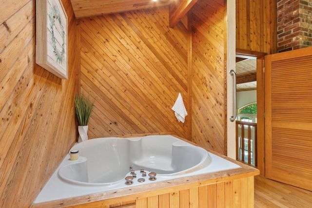 112 Elm St, Auburn, MA 01501