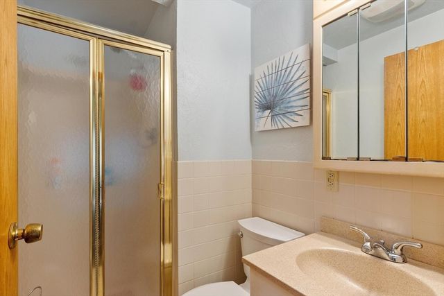 112 Elm St, Auburn, MA 01501
