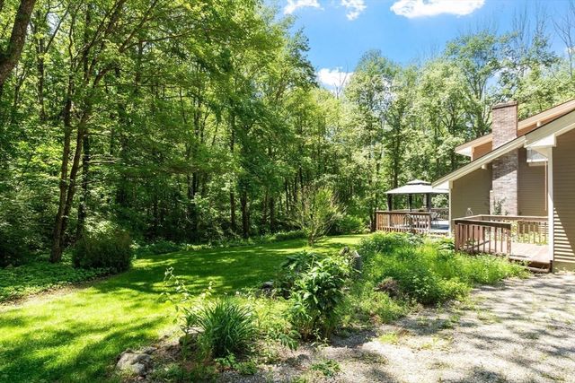 112 Elm St, Auburn, MA 01501