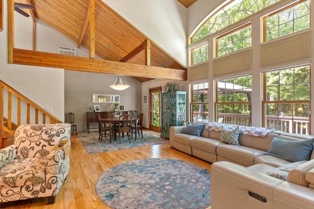 112 Elm St, Auburn, MA 01501