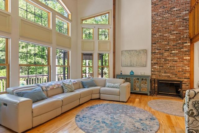 112 Elm St, Auburn, MA 01501