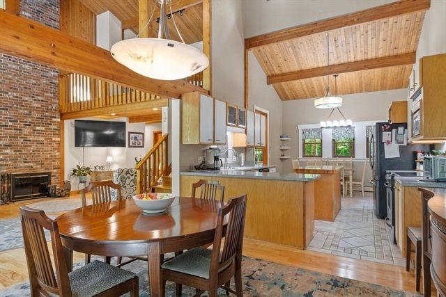 112 Elm St, Auburn, MA 01501