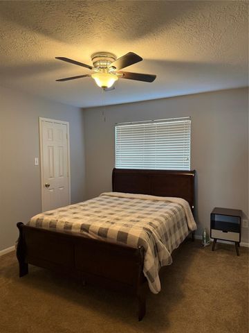 2723 Woodcreek Meadows Lane, Houston, TX 77073