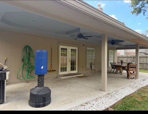 2723 Woodcreek Meadows Lane, Houston, TX 77073