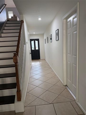 2723 Woodcreek Meadows Lane, Houston, TX 77073