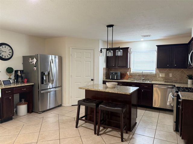 2723 Woodcreek Meadows Lane, Houston, TX 77073