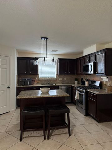 2723 Woodcreek Meadows Lane, Houston, TX 77073