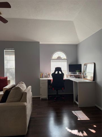 2723 Woodcreek Meadows Lane, Houston, TX 77073