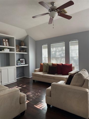 2723 Woodcreek Meadows Lane, Houston, TX 77073