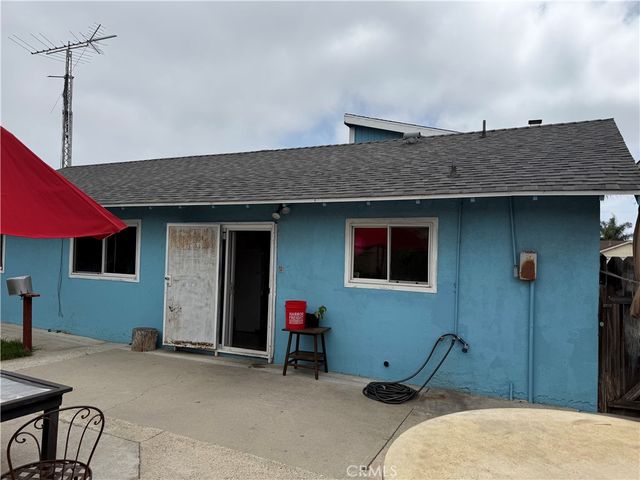 1855 N 7th Place, Port Hueneme, CA 93041