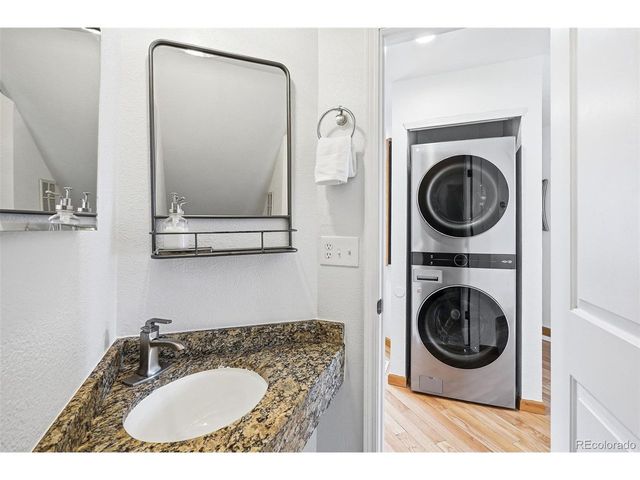 1899 Newland Ct, Lakewood, CO 80214