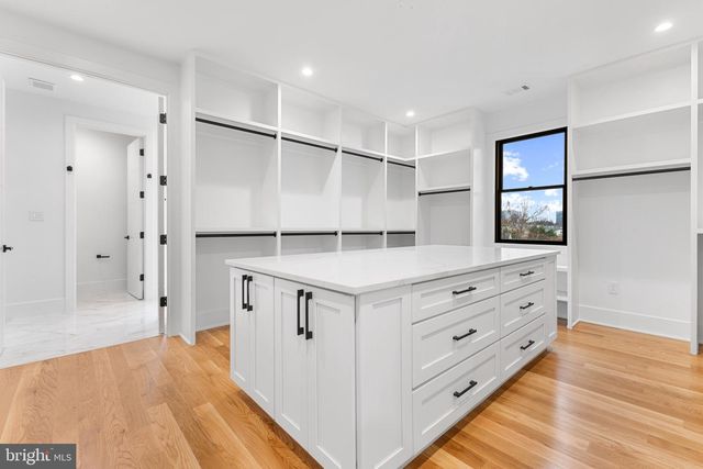 1912 ANDERSON RD, Falls Church, VA 22043