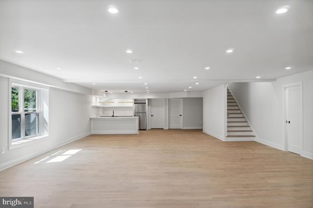 1912 ANDERSON RD, Falls Church, VA 22043