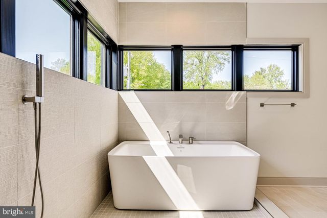 6634 BRAWNER ST, Mclean, VA 22101