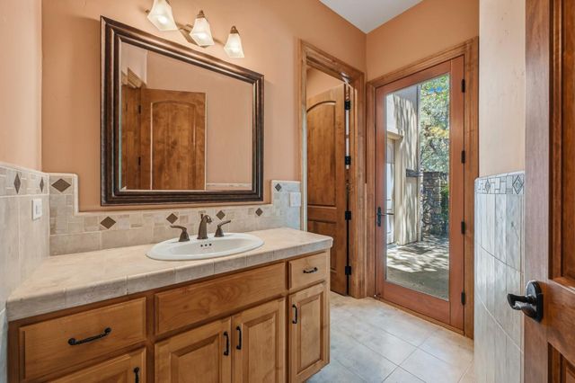 9965 Spyglass Cir, Auburn, CA 95602
