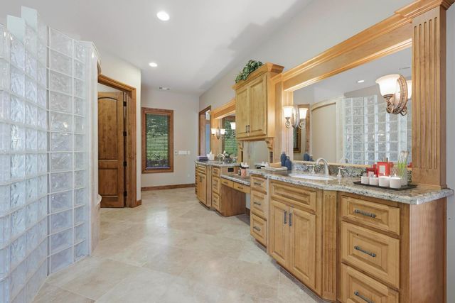 9965 Spyglass Cir, Auburn, CA 95602