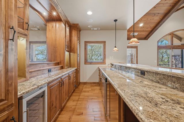 9965 Spyglass Cir, Auburn, CA 95602