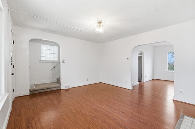 240 Ridgewood Ave, West View, PA 15229