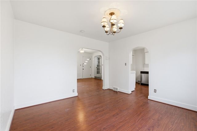 240 Ridgewood Ave, West View, PA 15229