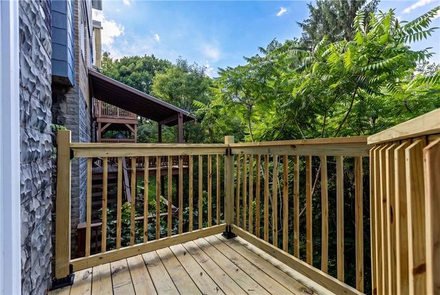 240 Ridgewood Ave, West View, PA 15229