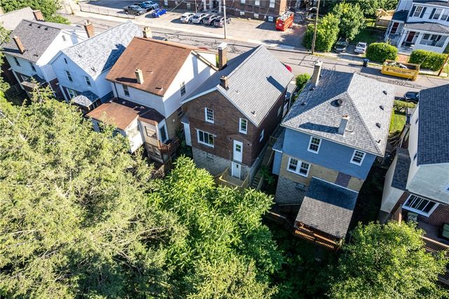 240 Ridgewood Ave, West View, PA 15229