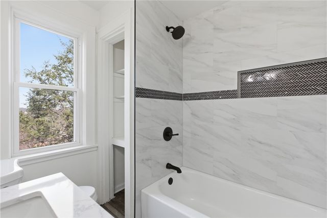 240 Ridgewood Ave, West View, PA 15229