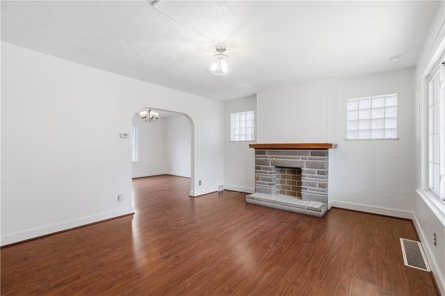 240 Ridgewood Ave, West View, PA 15229