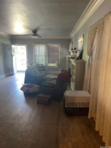 711 Kayton, San Antonio, TX 78210