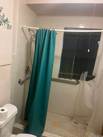 711 Kayton, San Antonio, TX 78210