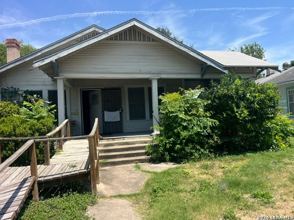 711 Kayton, San Antonio, TX 78210