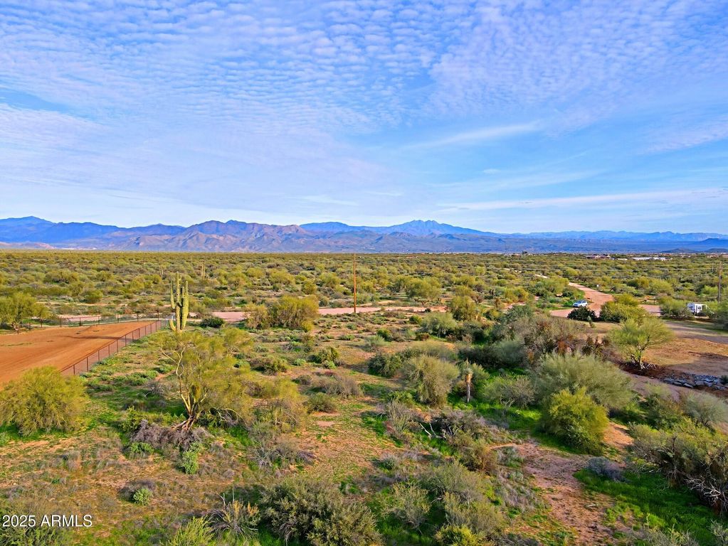 Image 10 of property listing at 1.7 acres N 144 Street 3, Scottsdale, AZ 85262