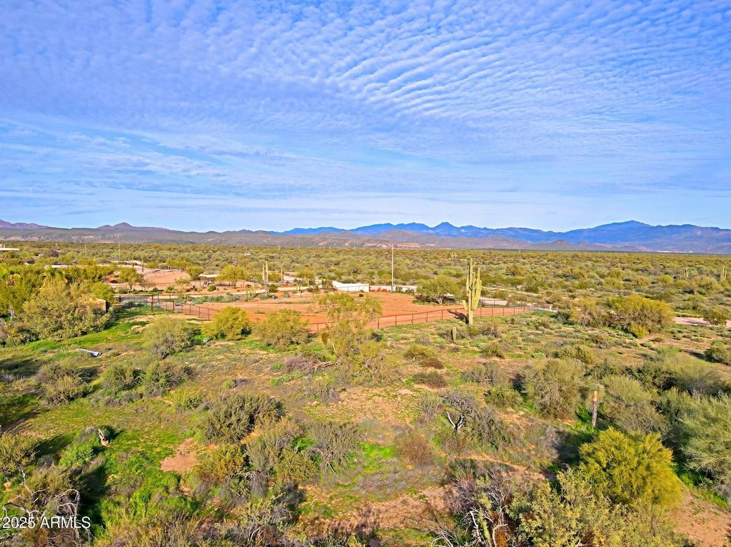 Image 17 of property listing at 1.7 acres N 144 Street 3, Scottsdale, AZ 85262