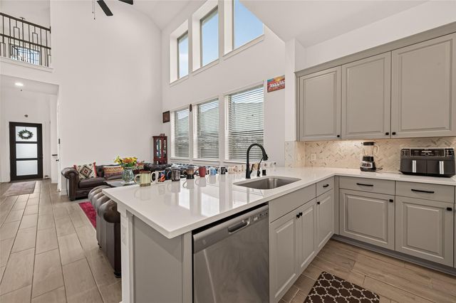 10730 Hidden Rock Drive, Missouri City, TX 77459