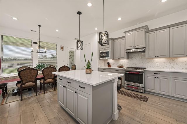 10730 Hidden Rock Drive, Missouri City, TX 77459