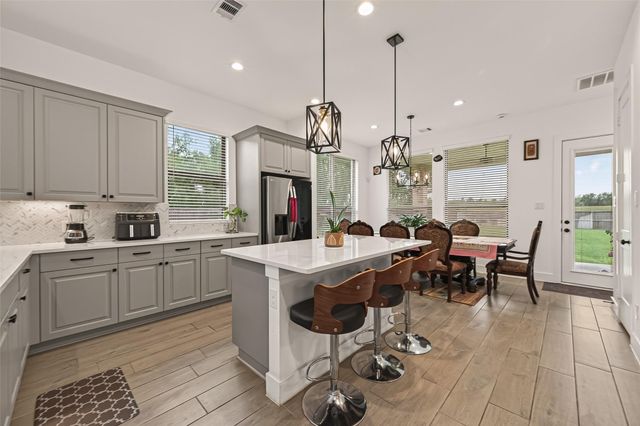 10730 Hidden Rock Drive, Missouri City, TX 77459